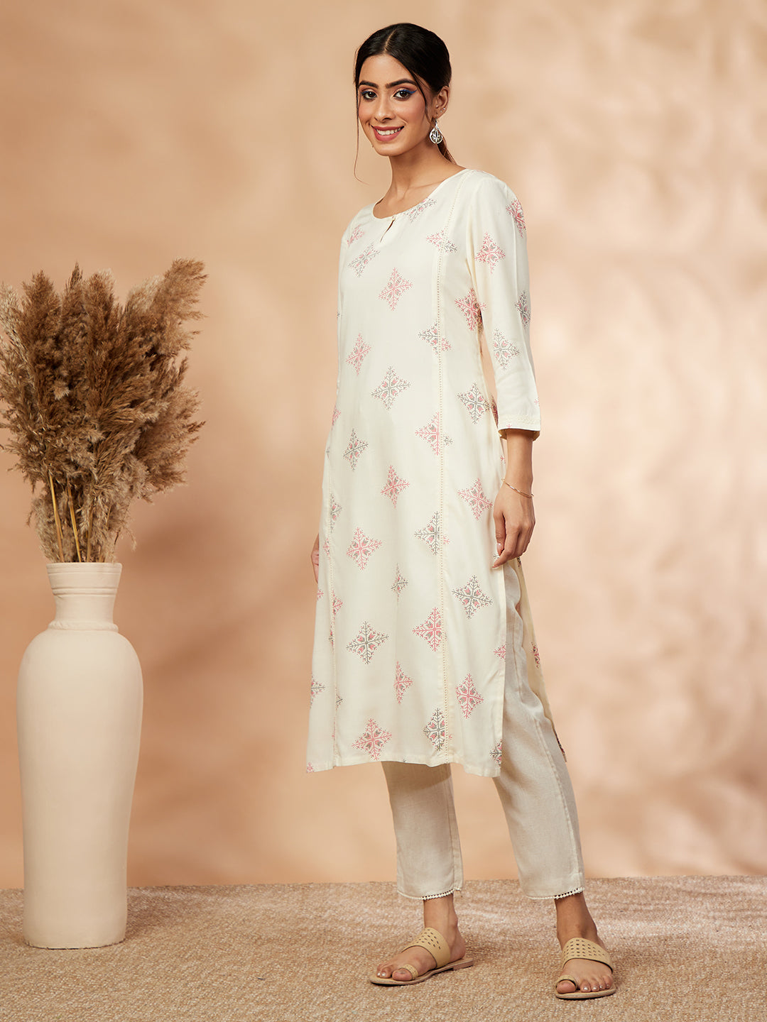 Off-White Printed Rayon Straight Kurta