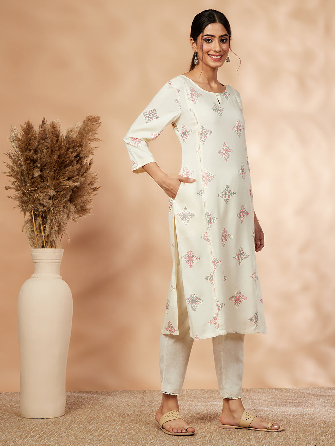 Off-White Printed Rayon Straight Kurta